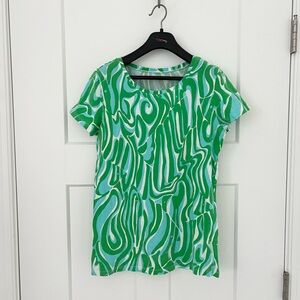 Lilly Pulitzer scoop neck tee shirt